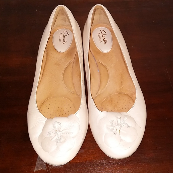 Clarks Shoes - 💕Clarks Artisan sz 12 Aldea Palm Pink Flower Flat